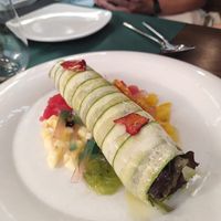 Ensalada con fruta y dulce de agar-agar (vegano) at Creperia Lilot in Soria