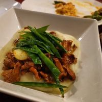 Guiso de setas de temporada, patata y fréjoles at Cervecería la Industria in Langreo