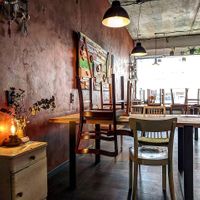 inside at Erdfreund Kaffee in Butzbach