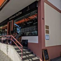 outside at Erdfreund Kaffee in Butzbach