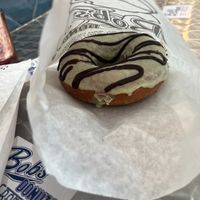  at Bob's Donuts in San Francisco