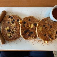 Apple Cinnamon Raisin Pancakes at PS Green Express in Fort Lauderdale