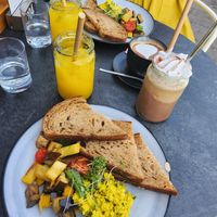 Vegan scrambeld eggs at KLYO in Vienna