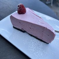 Himbeer Cheesecake 7,80€  at KLYO in Vienna