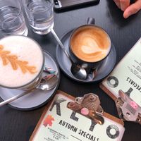 Flat white and latte at KLYO in Vienna