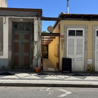 An entrance easily missed  at GAO in Matosinhos