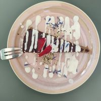 Dessertje met chocolade, pinda's en dadels at Le Paradisier Café in Nyons