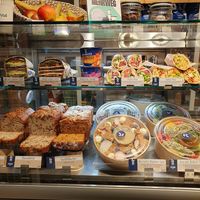 Auch ganz viele herzhafte vegane Snacks at Haferkater - Hbf Bremen - Kiosk in Bremen