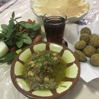 Qnd hummus  at Hashem in Amman