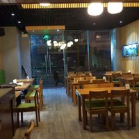 Interior at Míng Shèng YǎngShēng Sù 铭圣养生素餐厅 in Shanghai