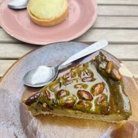 Desserts: lemon tartlet and pistachio flan  at Chéri Coco in Pantin