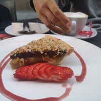 Snicker pie 🍰 at Phoenix Belgian Vegg in Malaga