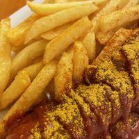 Currywurst Schärfegrad 2  at Ziervogel's Kult-Curry in Berlin