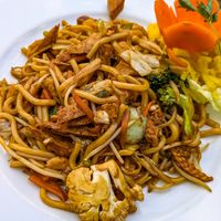 Fried udon noodles, soy "meat" and vegetables at Tau in Vienna