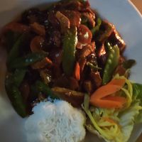 Tofu mit Zuckererbsen und Pilzen at Tau in Vienna