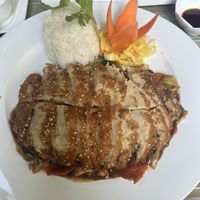 Szechuan style chicken - with lots of vegetables underneath   at Tau in Vienna