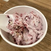 Blueberry Cobbler ice cream - mindblowingly good! 😋 🫐   at Babes in Sacramento