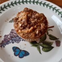 Vegan apple cinnamon muffin at The Heron's Cove in Goleen
