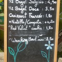 Menu at The Happy Nest in Porto