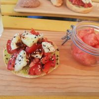 €4.50 half a bagel with guacamole, fruit not included! at The Happy Nest in Porto