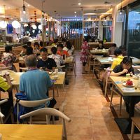 Seating arrangement  at Pǔ Shàn Huì Vegetarian in Guangzhou