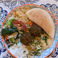 Large Besh Bowl (8.90€) und two Falafel pieces (0.70€ per piece), whereof one was for free! at BESH in Berlin