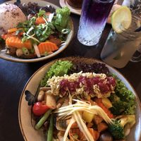 Flamingo bowl and one pilar bowl  at To1980 Vegan in Dusseldorf