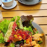 Flamingo Bowl & Reisbandnudelsuppe at To1980 Vegan in Dusseldorf