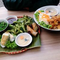 Fingerfood dish and Pho salad at Tonkin in Flensburg