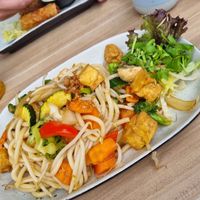 Gebratene Udonnudeln mit Tofu at Tonkin in Flensburg