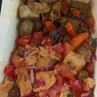 Panzanella e tofu con verdure at Jaa Nu' Rosticceria Vegana in Genoa