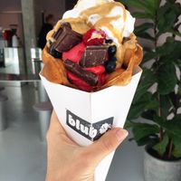 bubble waffle with vegan whipped cream (hope they will bring it back!) at Blub - Königstr in Stuttgart