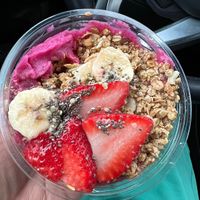 ‘Sahara Bowl’ - pink dragonfruit smoothie bowl (made vegan minus honey and bee pollen) #Veganuary at The Wild Banana in Dayton