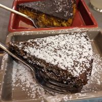 Cakes of the day 😋 at UNO Caffé Olistico in Bologna