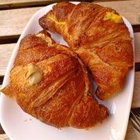 vegan croissant with cream and pistachio at UNO Caffé Olistico in Bologna