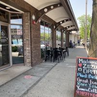 Exterior seating at Madame Zuzu's in Highland Park