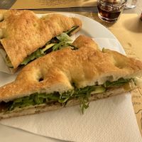 vegano foccachia! 🌱 🤩 eggplant, zucchini, artichoke spread and rocket! so yummy  at Pitti Express in Florence