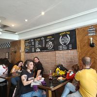 Ambiente at Cerveceria La Raposa in Oviedo