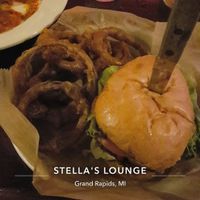 The onion rings tho 😋 at Stella's Lounge in Grand Rapids