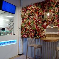 Inside the bubble tea shop (August 2025) at Möge Tee in Maastricht