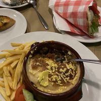 vegan feta, vegan pita, vegan pizza ... at Mom's Kitchen in Kos