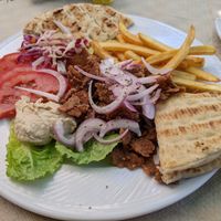 Vegan Gyrosplate at Mom's Kitchen in Kos