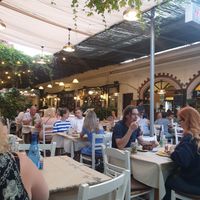 Cosy outdoor vibe at Mom's Kitchen in Kos