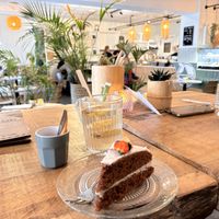 Vegan carrot cake   at Bowls 'n Rolls in Leeuwarden