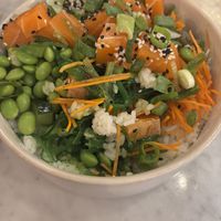 Vegan zalm blijft heerlijk 😉  at Bowls 'n Rolls in Leeuwarden