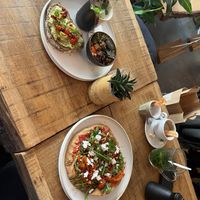 Vegan o’ 12 & de flatbread!  at Bowls 'n Rolls in Leeuwarden