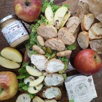 Planche campagnarde at Pistache et Cacahuète in Lille