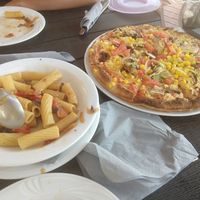 Vegan pasta and vegan pizza at Pizza Amici in Thasos