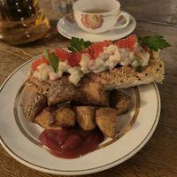 Оливье-хотдог и травяной чай at Delai Kulturu in Moscow