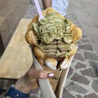 Pistachio and Ferrero ice cream with pistachio cream 🌱 bubble waffle 🧇  #Veganuary at Mordisquitos Cafe in Tenerife